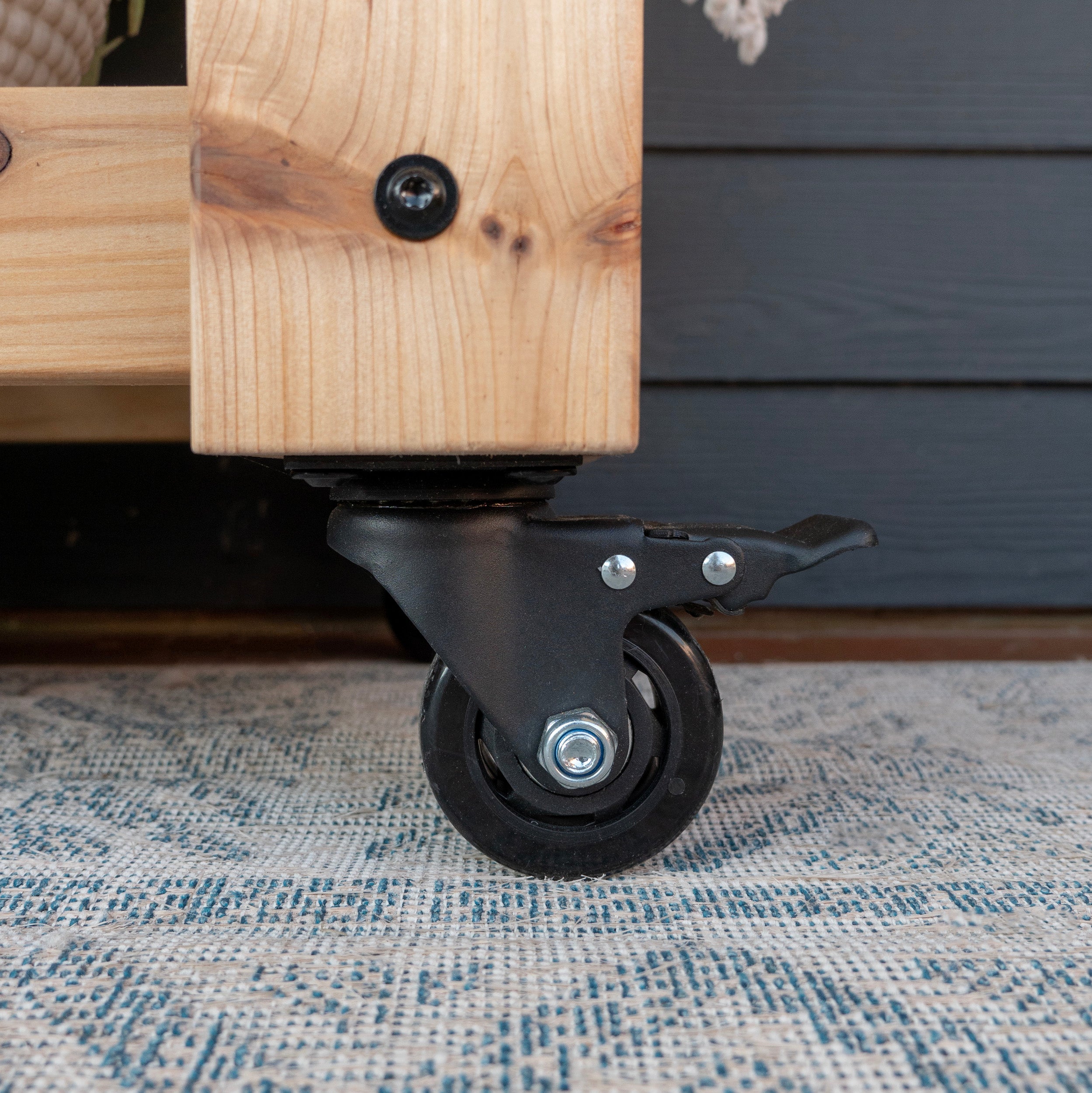 Hutch/Serving Station smooth rolling casters