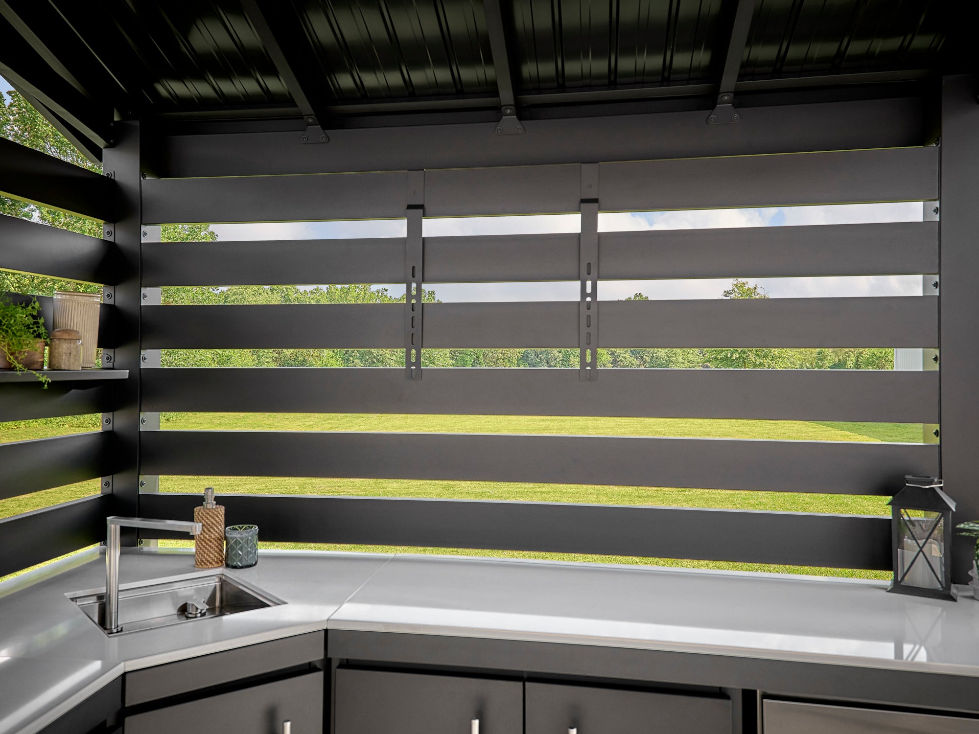 Langston | Covered Outdoor Kitchen with Built-In Grill & Pizza Oven