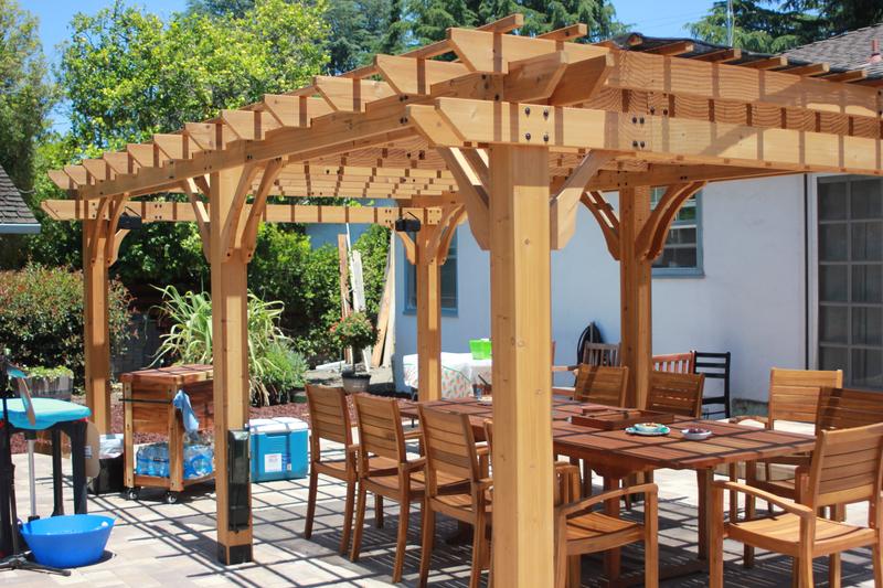 Backyard Discovery Beaumont - Pergola de madera de cedro de 20 x 12 pies,  duradera, estructura de soporte de calidad, compatible con nieve y viento