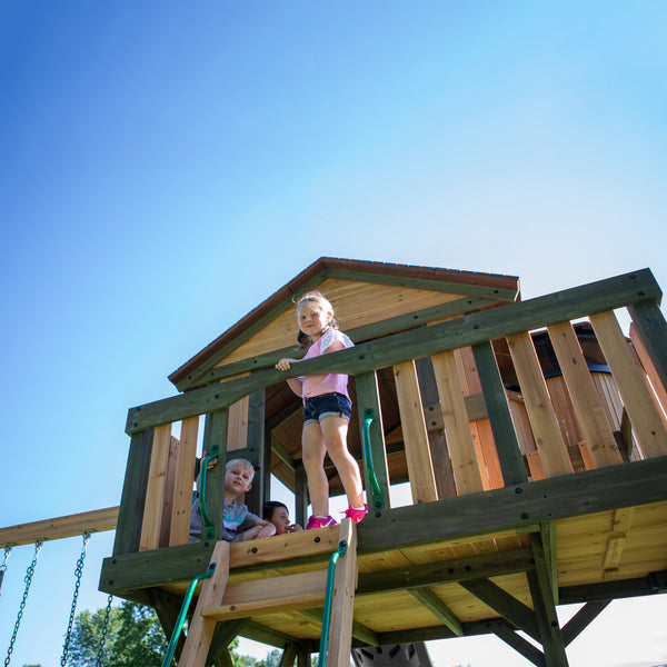 Eagles Nest Elite Swing Set Backyard Discovery