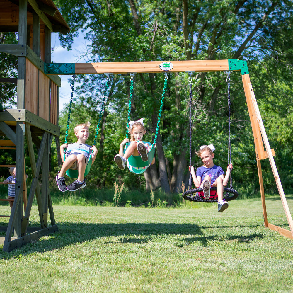 Eagles Nest Elite Swing Set Backyard Discovery