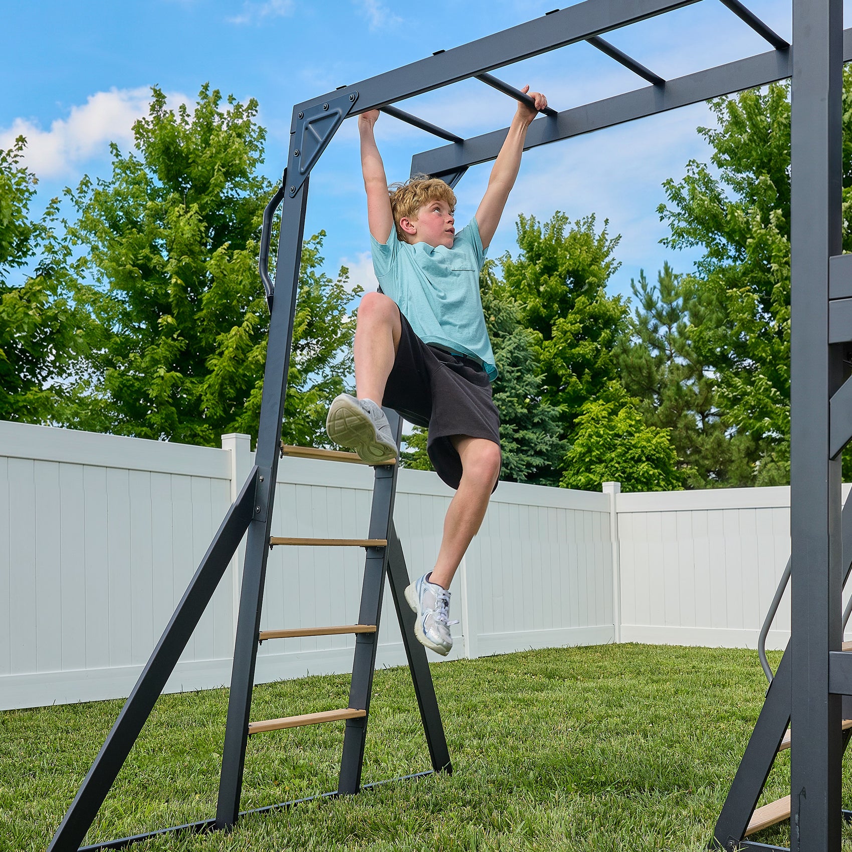 Atlas Steel Swing Set with Monkey Bars