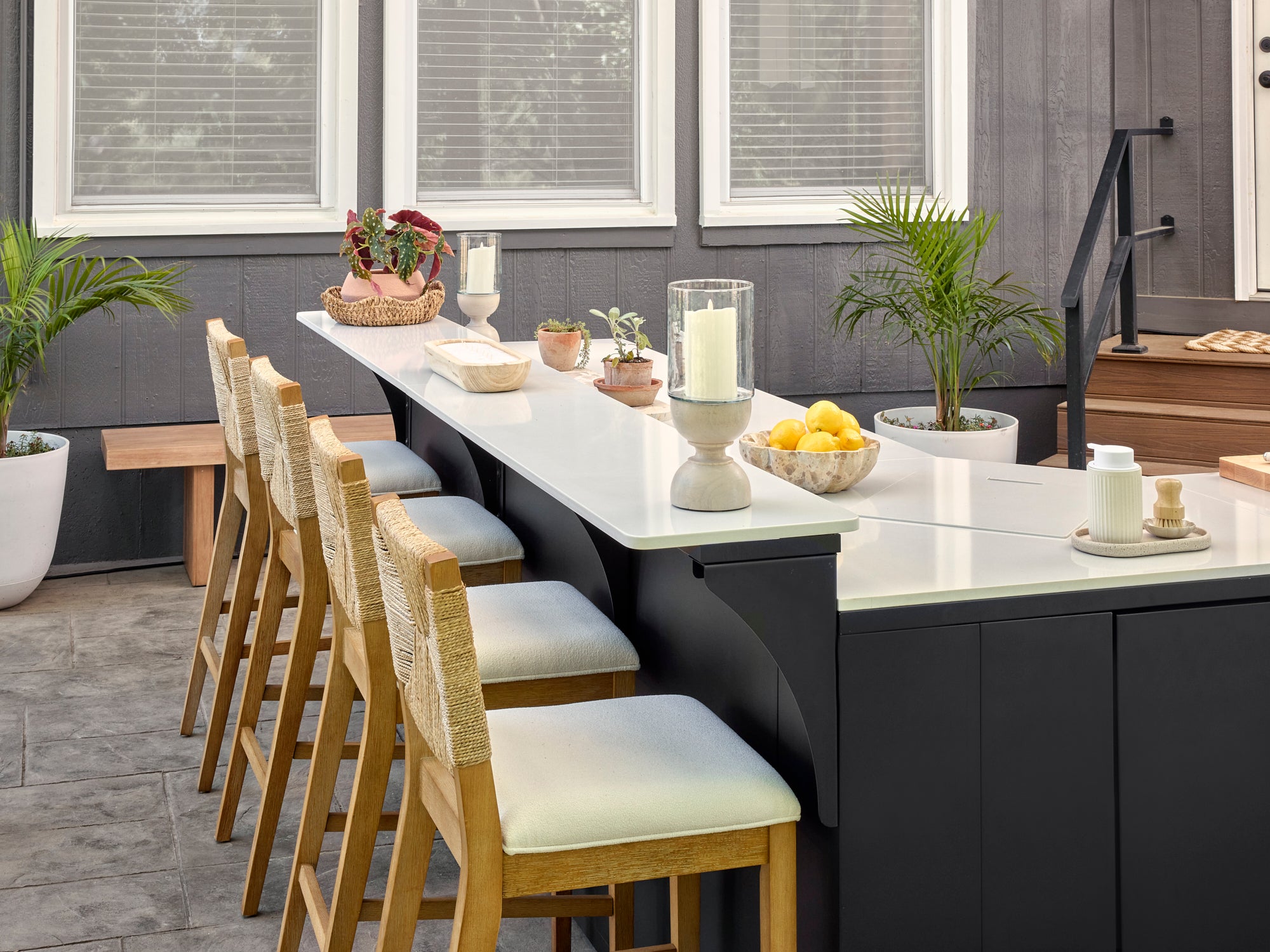 Emory Corner | Outdoor Kitchen Island and Bar with Built-In Grill