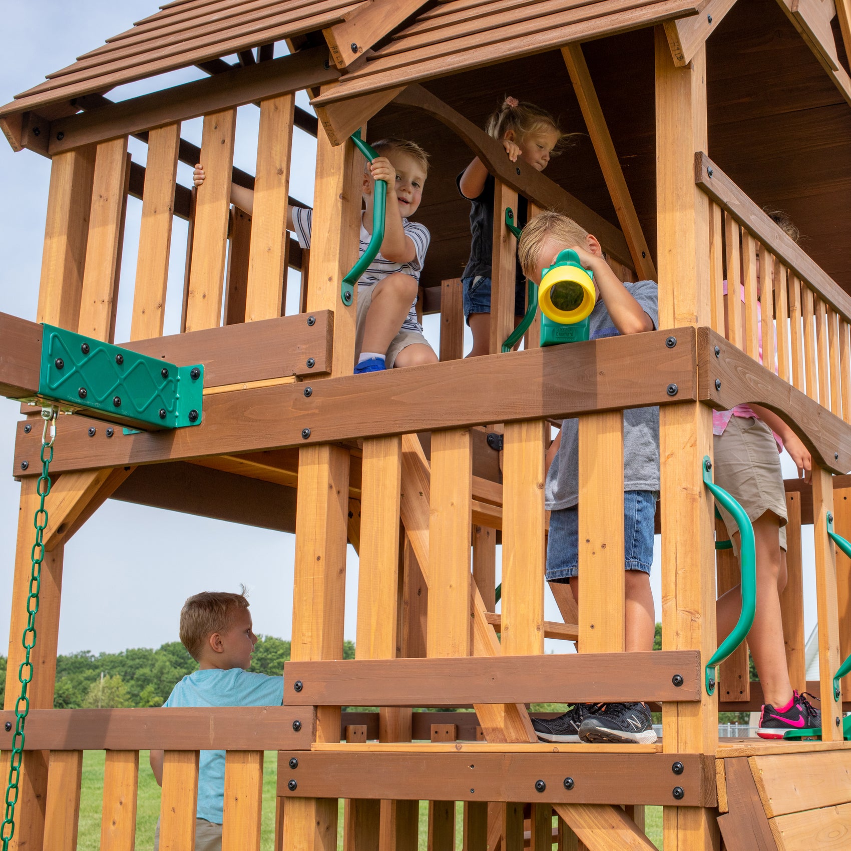 Highlander Swing Set Play telescope